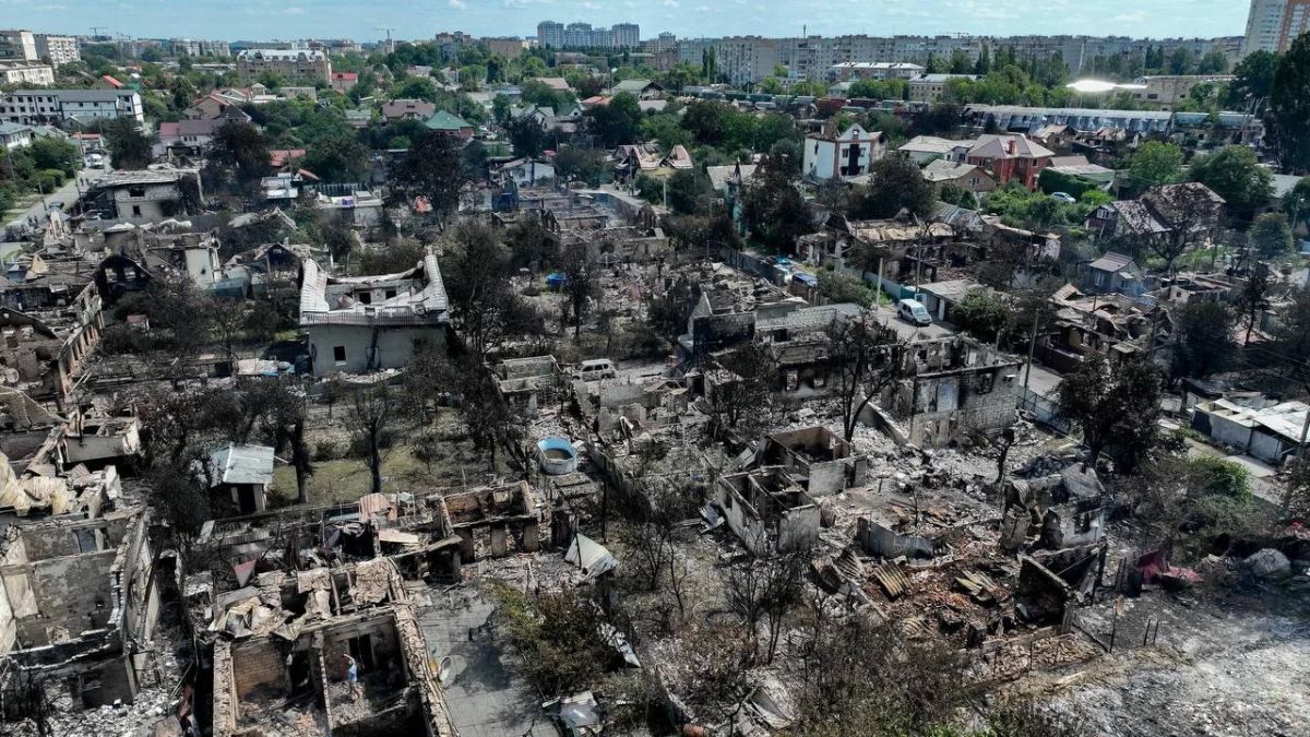 Город-спутник Киева превратился в руины после взрыва объекта с боеприпасами