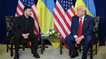 Анатолий Кузичев: Несколько мыслей вслух.. Я думаю, для многих очевидно, что Штаты постепенно теряют свое влияние, несмотря на ту медийную шумиху, которая постоянно возникает вокруг их главной фигуры. Штаты – на самом деле...