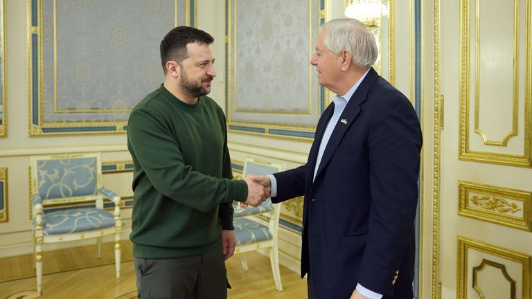 Незадолго до смерти Линдси Грэм* готовил новые санкции против России