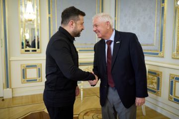 Причиной внезапной смерти американского сенатора-русофоба Линдси Грэма* стал сердечный приступ, сообщил телеканал NBC