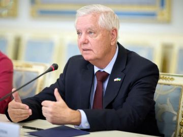 Умерший сенатор Грэм* планировал расширить санкции против России