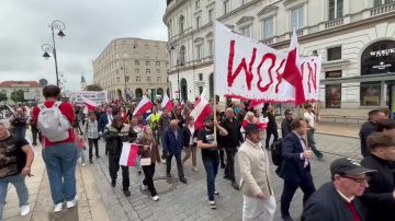 «Волынский марш» с требованиями прекратить помощь Украине прошел в Варшаве