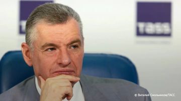 Коалиция желающих продолжает двигаться в сторону эскалации конфликта на Украине, заявил ТАСС Слуцкий