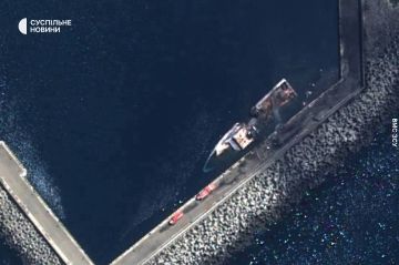Сегодня ВМС Украины заявили об уничтожении патрульного катера ФСБ "Изумруд" в порту Новороссийска