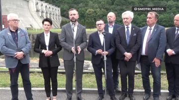 Мы уже привыкли, что Украине все вечно должны, а теперь поляки решили поиграть в ту же игру