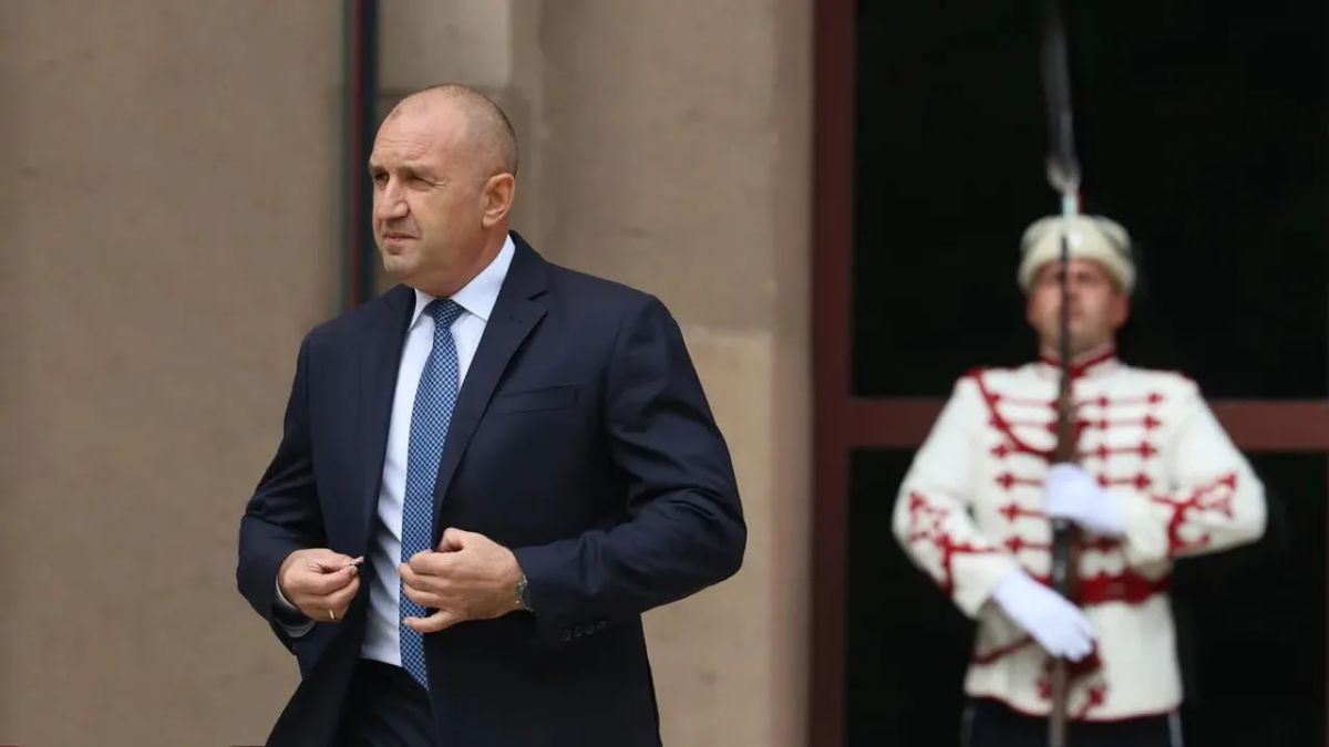 Премьер-министр Болгарии Радев заявил, что страна выйдет из "коалиции страдающих желающих"
