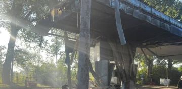 «АЗС находятся в опасности по всей Украине: сегодня ВС РФ впервые атаковали заправку в Житомирской области», — местные власти