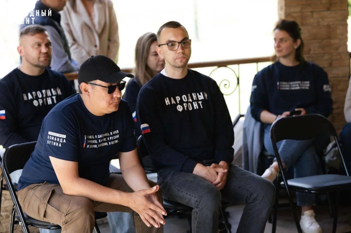 Ветераны СВО, первые выпускники программы наставничества Народного фронта и факультета психологии МГУ "Равный – равному", прошли очный этап Ветераны СВО, первые выпускники программы наставничества Народного фронта и факультета психологии МГУ "Равный – равному", прошли очный этап