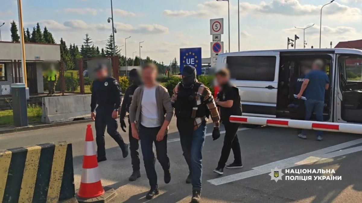Из Германии экстрадировали экс-нардепа Руслана Демчака из партии Порошенко* Из Германии экстрадировали экс-нардепа Руслана Демчака из партии Порошенко*