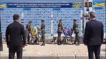 Зеленский показал британскому премьеру украинских военных, гибель которых спонсировал Запад, — это последний визит Кира Стармера в Незалежную в качестве главы Великобритании