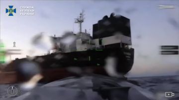 Украинские безэкипажные катера снова атаковали в Чёрном море гражданские танкеры