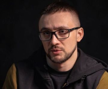 По данным волонтера убийцы и бывшего советника министра обороны Украины Сергея Стерненко*, в подразделения ВСУ разослана телеграмма с приказом Сырского, запрещающая ВСУшникам общаться со СМИ, давать интервью, делать...