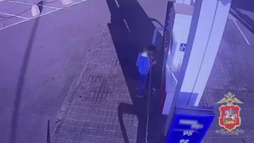 В Подмосковье школьница попыталась поджечь автозаправку, но не смогла справиться со спичками — ее задержали