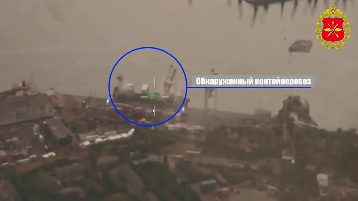 Массированный ночной удар: Минобороны сообщило о поражении портов, судов и военных объектов Украины В ночь на 18 июля Вооружённые силы России продолжили наносить удары по объектам украинской портовой инфраструктуры, которые...