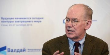 «Воевать чужими руками»: западный эксперт вскрыл циничный план евробюрократов против России