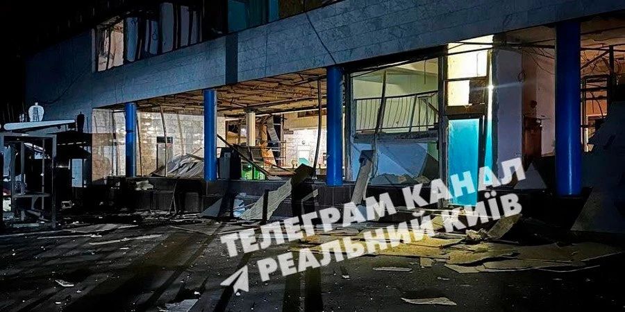 Одной из целей сегодняшней атаки баллистическими ракетами «Искандер-М» и гиперзвуковыми ракетами «Циркон» стал оборонный завод «Артём» в Киеве Одной из целей сегодняшней атаки баллистическими ракетами «Искандер-М» и гиперзвуковыми ракетами «Циркон» стал оборонный завод «Артём» в Киеве