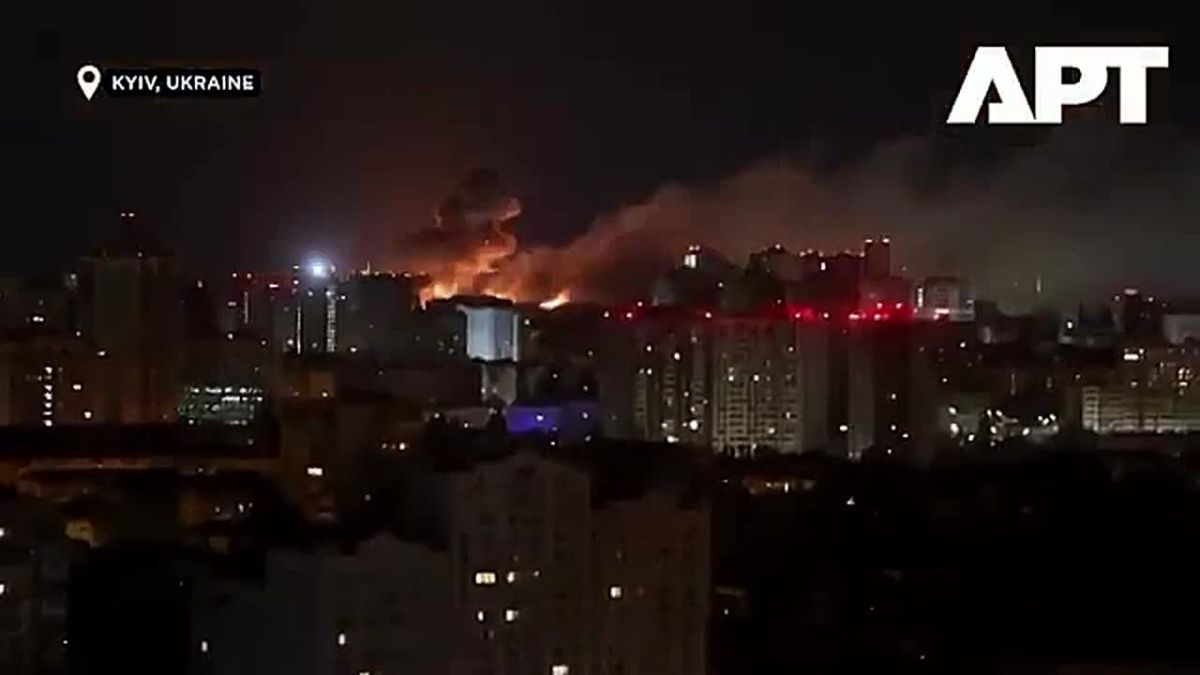 Западные СМИ показали видео с прилетами в Киеве этой ночью