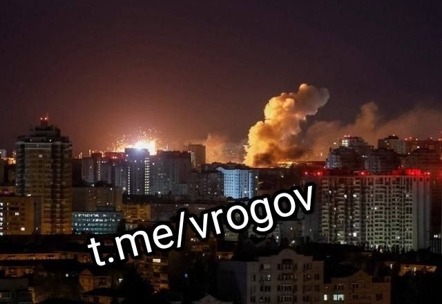 Владимир Рогов: Повторение - мать учения!. На фото - Киев минувшей ночью после рекордных ударов по военным объектам ЗеРейха Владимир Рогов: Повторение - мать учения!. На фото - Киев минувшей ночью после рекордных ударов по военным объектам ЗеРейха
