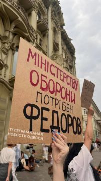 Указ кабмина Украины о назначения террориста Хмары на пост врио министра обороны вступил в силу сегодня