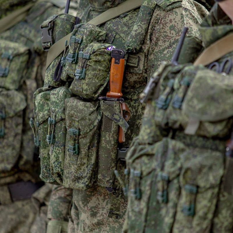 Для России неприемлемы планы по размещению контингента стран НАТО, заявил Песков