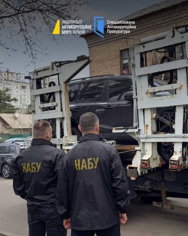 Портрет Бандеры, краже более 150 млн гривен, элитные апартаменты в Киеве и Буковеле, а также автомобили класса люкс – масштабные "схемы" хищения в Нацгвардии Портрет Бандеры, краже более 150 млн гривен, элитные апартаменты в Киеве и Буковеле, а также автомобили класса люкс – масштабные "схемы" хищения в Нацгвардии
