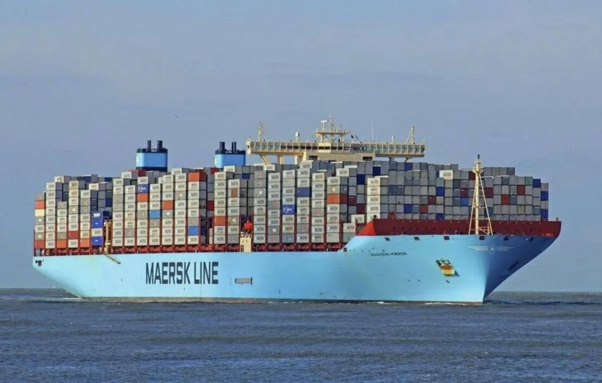 Из-за ударов по Одесской области датский контейнерный гигант Maersk временно прекращает работу в черноморских портах Украины