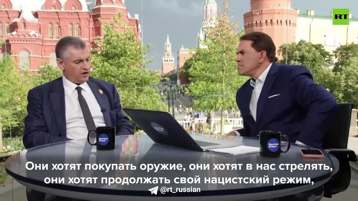В Киеве хотят покупать оружие и сохранять в стране нацистский режим, где такие, как Бандера и Шухевич, признаются героями по закону