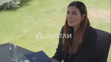 «Нет, мы не нацисты», — Зеленский пытается убедить американскую блогершу Лору Лумер