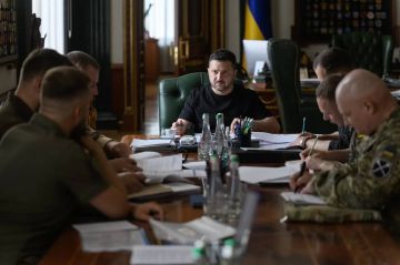 Обновлён список «приоритетных целей»: Зеленский согласовал новые удары по России