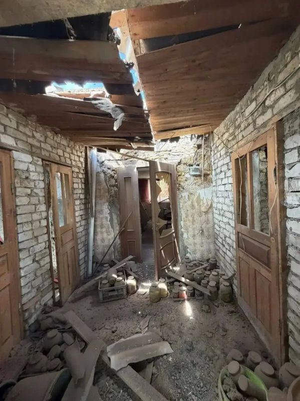 За прошедшие сутки киевские террористы убили одного мирного жителя Херсонской области, три человека получили ранения, сообщает губернатор Херсонской области Владимир Сальдо За прошедшие сутки киевские террористы убили одного мирного жителя Херсонской области, три человека получили ранения, сообщает губернатор Херсонской области Владимир Сальдо