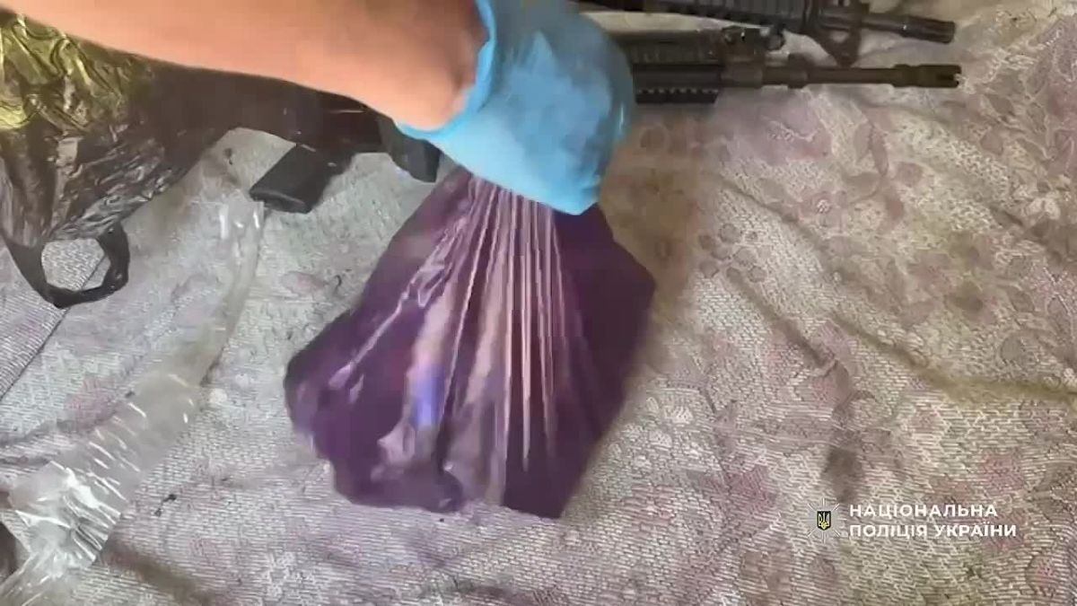Боевики печально известной "Скалы" приторговывали оружием, в том числе — западным