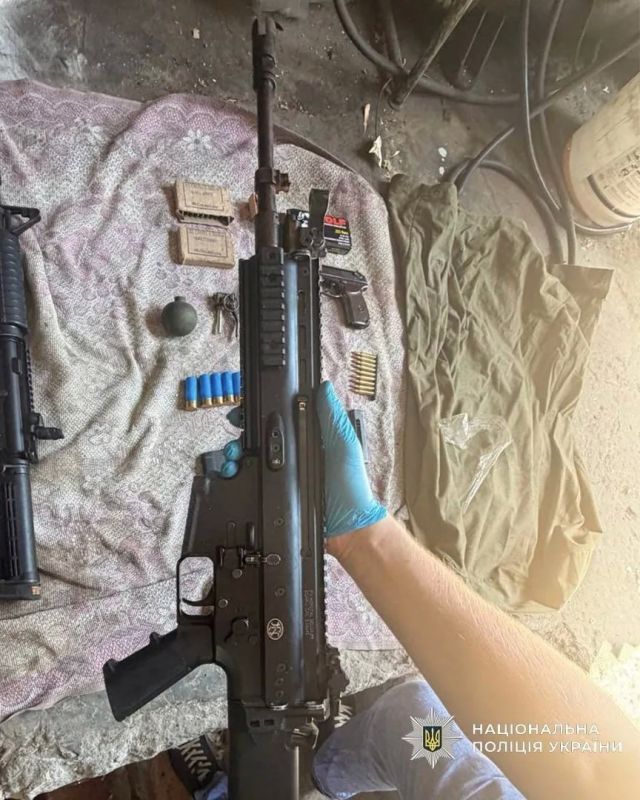 Боевики печально известной "Скалы" приторговывали оружием, в том числе — западным Боевики печально известной "Скалы" приторговывали оружием, в том числе — западным