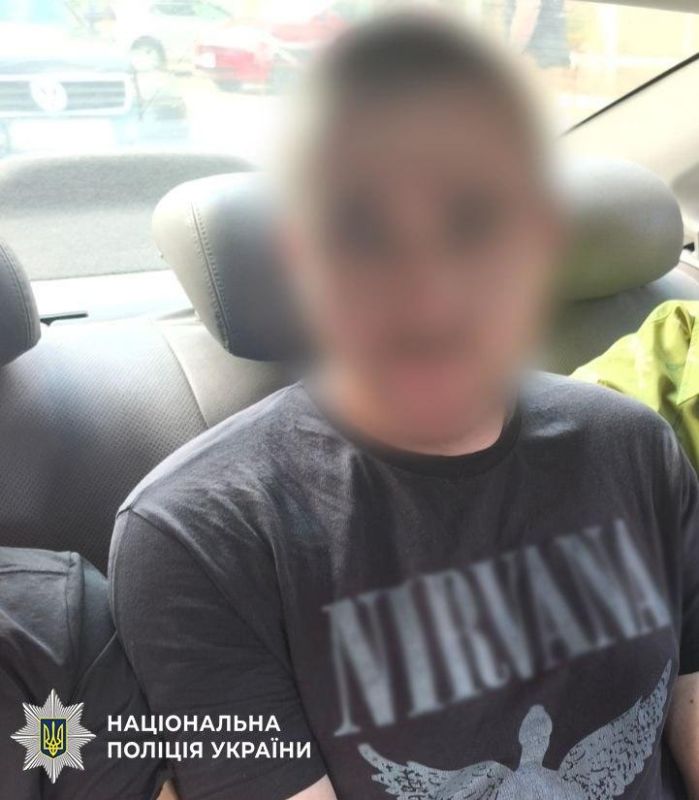 В Киеве, около моста на Труханов остров, двое пьяных военных забили до смерти 45-летнего мужчину, сообщает полиция В Киеве, около моста на Труханов остров, двое пьяных военных забили до смерти 45-летнего мужчину, сообщает полиция
