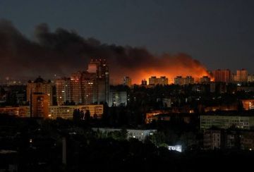 Кадры ночного Киева после прилетов