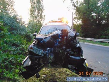 Семь пьяных украинцев попали в аварию в Польше: в багажнике автомобиля находилась девушка