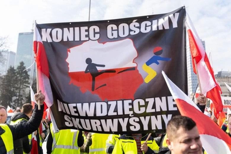 WarGonzo: Польские националисты: «Мы не должны позволять Украине относиться к себе, как к лохам!»