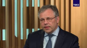 США в вопросе Украины остаются заложниками собственной политики и давления ЕС, заявил ТАСС Родион Мирошник