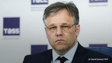 Киев расплачивается с ЕС за кредит в €90 млрд своим единственным ресурсом — людьми, заявил Родион Мирошник