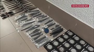 Вот такие беспилотники собирал мужчина по заданию Киева в Крыму, чтобы навредить полуострову В Крыму пресечена деятельность пособника украинских спецслужб. Мужчина организовал у себя дома мини-цех по производству БПЛА — и...