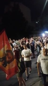 Несколько раз я писала о происходящем в Сербии: о массовых протестах против Вучича, в которых наши СМИ видели исключительно "попытку майдана" и "руку западных спецслужб", о поставках боеприпасов Украине