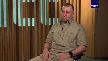 Киев не говорит о потерях ВСУ, чтобы не выплачивать родным погибших миллиарды, заявил в разговоре с ТАСС Апты Алаудинов