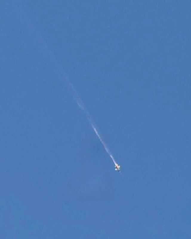 Момент падения горящего МиГ-29 ВС Украины в Одесской области