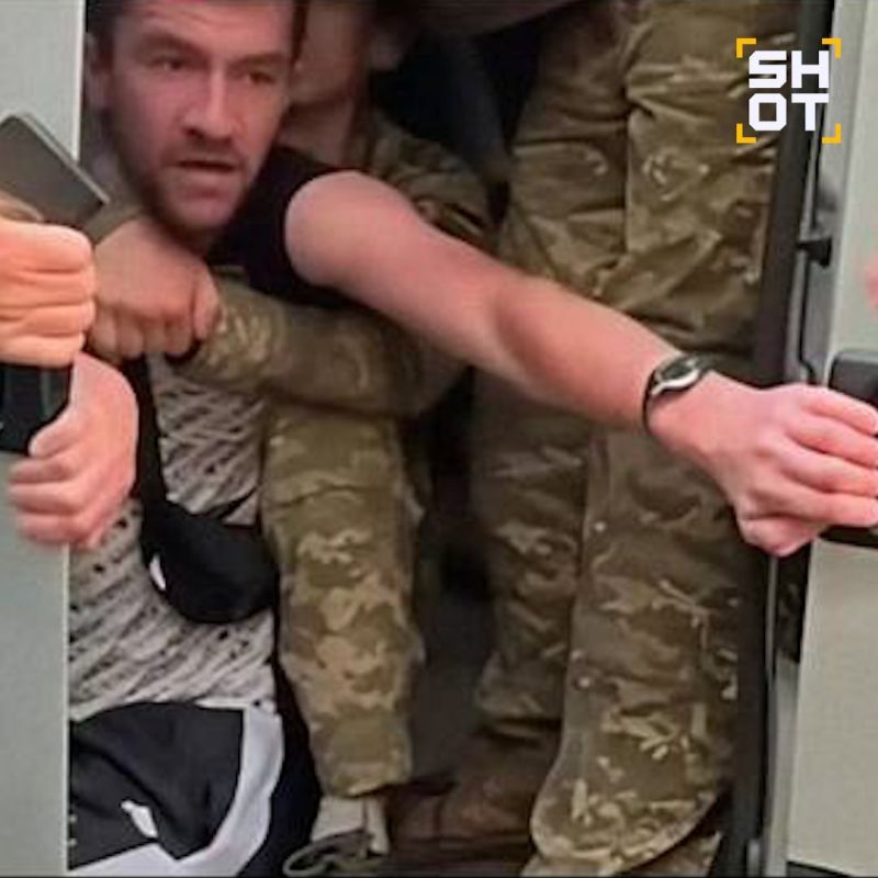 Украинские ТЦК зарабатывают миллиарды на «мёртвых душах» — пока одни солдаты гибнут на передовой, другие «магически испаряются» из базы за несколько тысяч долларов Украинские ТЦК зарабатывают миллиарды на «мёртвых душах» — пока одни солдаты гибнут на передовой, другие «магически испаряются» из базы за несколько тысяч долларов