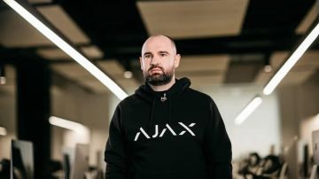 Одни из популярных в России камер и датчиков для «умного дома» выпускает Ajax Systems, связанная одним из крупных спонсоров ВСУ украинским бизнесменом Александром Конотопским — Mash