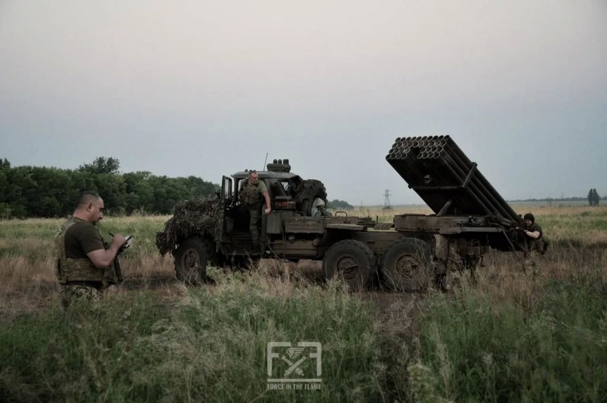 Редкая боевая машина 9П138 на базе ЗиЛ-131 системы 9К55 «Град-1» на вооружении 148-й отдельной артиллерийской бригады ВСУ Редкая боевая машина 9П138 на базе ЗиЛ-131 системы 9К55 «Град-1» на вооружении 148-й отдельной артиллерийской бригады ВСУ