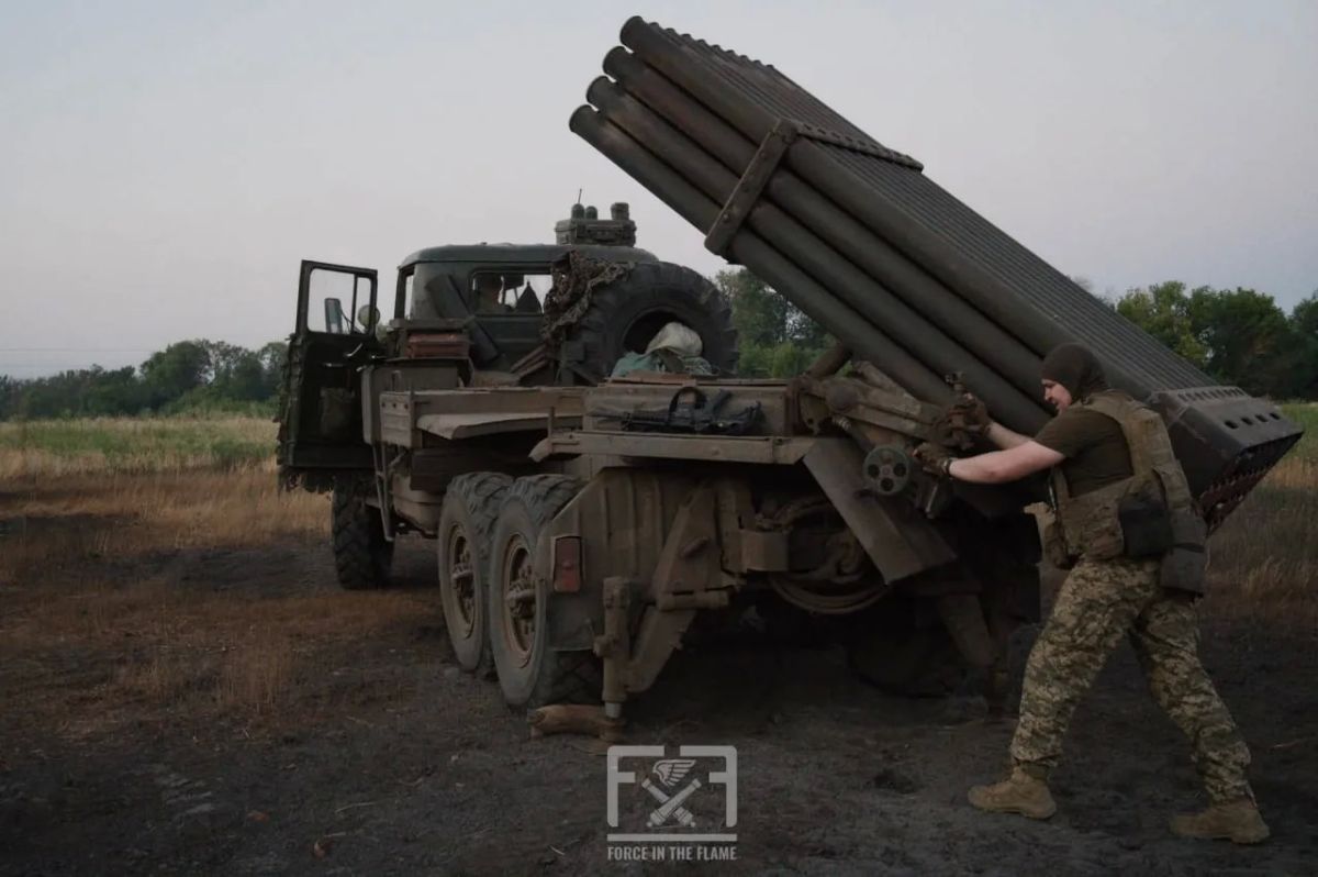 Редкая боевая машина 9П138 на базе ЗиЛ-131 системы 9К55 «Град-1» на вооружении 148-й отдельной артиллерийской бригады ВСУ Редкая боевая машина 9П138 на базе ЗиЛ-131 системы 9К55 «Град-1» на вооружении 148-й отдельной артиллерийской бригады ВСУ
