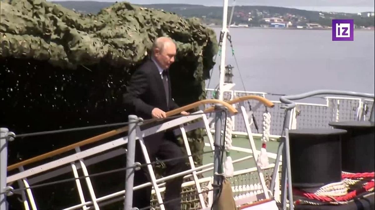 Владимир Путин принял участие в завершающей стадии учений Тихоокеанского флота