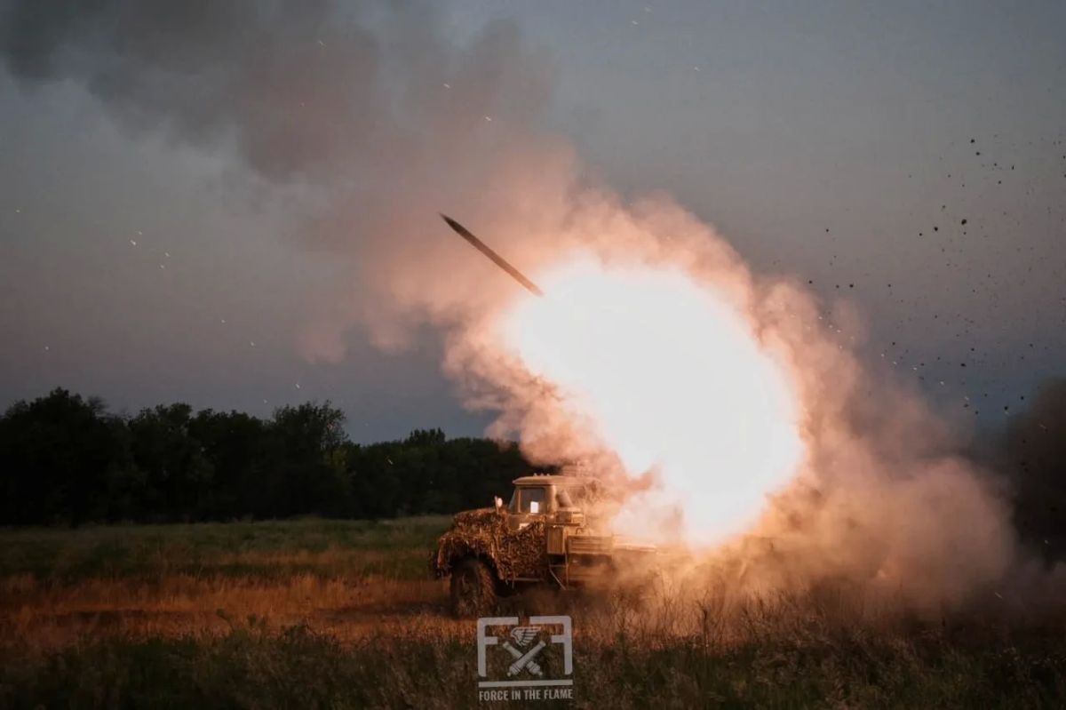 Редкая боевая машина 9П138 на базе ЗиЛ-131 системы 9К55 «Град-1» на вооружении 148-й отдельной артиллерийской бригады ВСУ Редкая боевая машина 9П138 на базе ЗиЛ-131 системы 9К55 «Град-1» на вооружении 148-й отдельной артиллерийской бригады ВСУ