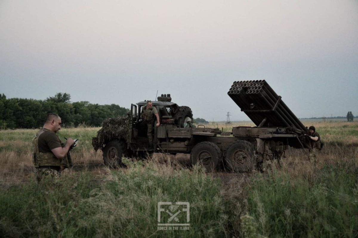 Редкая боевая машина 9П138 на базе ЗиЛ-131 системы 9К55 «Град-1» на вооружении 148-й отдельной артиллерийской бригады ВСУ Редкая боевая машина 9П138 на базе ЗиЛ-131 системы 9К55 «Град-1» на вооружении 148-й отдельной артиллерийской бригады ВСУ