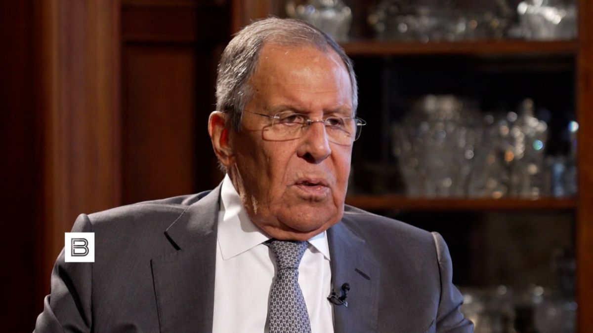 Россия сама будет выбирать цели для ответа на разбой и пиратство Запада, заявил Сергей Лавров в интервью ИС "Вести"